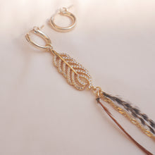 Load image into Gallery viewer, Feather Earrings 1122